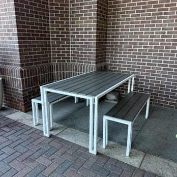 Brooklyn Char - Seating - Pizza Near Me - Noblesville, Indiana