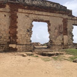 Faro Punta de Borinquen - Lighthouse - Old lighthouse it's in ruins.