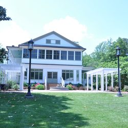 Armour House & Gardens at Meadowview Park