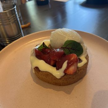 Solstice - Butter cake - New American Near Me - Irvine, California Solstice - Butter cake - New American Near Me - Irvine, California
