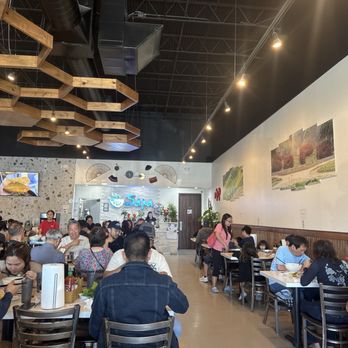 Pho Sapa - Bellaire Blvd - Inside on a Sunday - Vietnamese Near Me - Houston, Texas Pho Sapa - Bellaire Blvd - Inside on a Sunday - Vietnamese Near Me - Houston, Texas