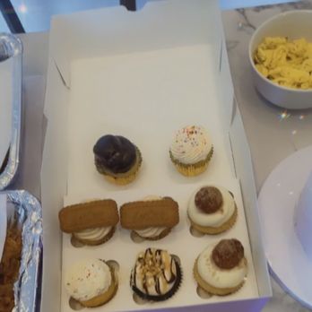 dbakers Sweet Studio - Bakeries Near Me - Miami, Florida