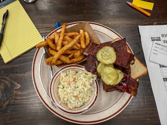 Elliott's BBQ Lounge by null