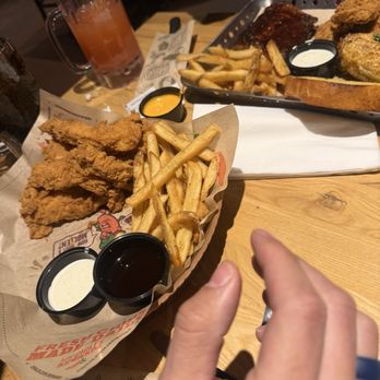 Chili's - Bars Near Me - Monroe, New York