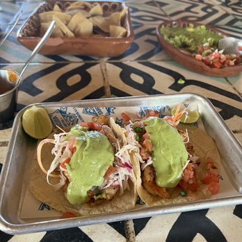 Barracuda Cantina - Shrimp tacos - Grilled. - Cocktail Bars Near Me - El Pescadero, BCS