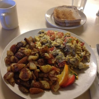 Katrina's Cafe - Veggie Scramble with country potatoes - Breakfast & Brunch Near Me - Auburn, California