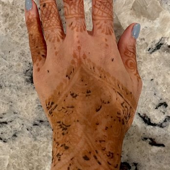 Aaina Beauty Salon - Henna Artists Near Me - Hicksville, New York