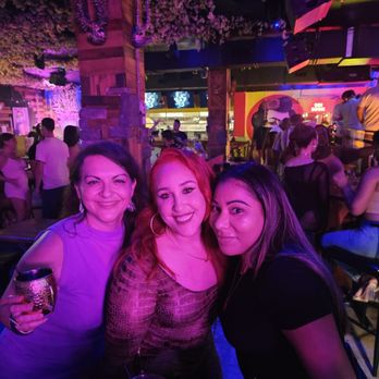 El Tiesto Cafe Miami - Dominican Near Me - Miami, Florida