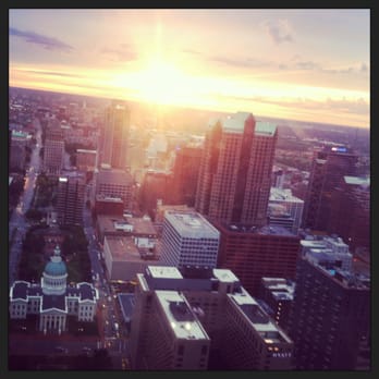 Gateway Arch - Sunset - Arch View - Landmarks & Historical Buildings Near Me - St. Louis, Missouri