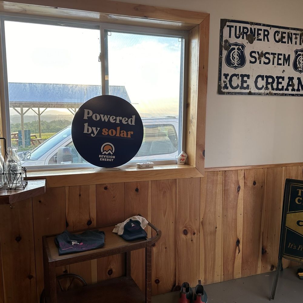 Canty Cow Creamery - Ice Cream & Frozen Yogurt Near Me - Turner, Maine