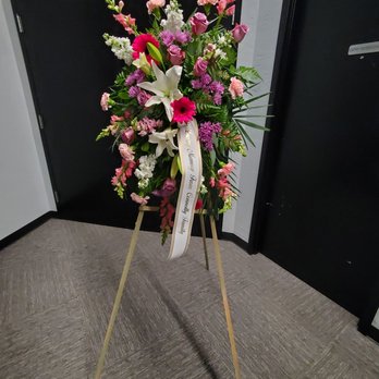 Creative Flowers - Florists Near Me - Visalia, California Creative Flowers - Florists Near Me - Visalia, California
