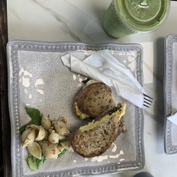 Americana Sammie & Sweet and Green Smoothie