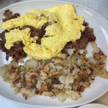 The Flame Diner - Corned Beef Hash and Eggs - Diners Near Me - New York, New York