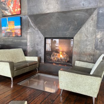 Bridgewater Bistro - Cozy spot on a brisk day - New American Near Me - Astoria, Oregon
