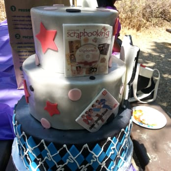 Sugah B Confections - Hello Kitty cake - Desserts Near Me Sugah B Confections - Hello Kitty cake - Desserts Near Me