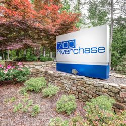 700 Riverchase