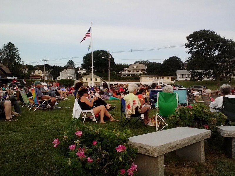 HOLDREDGE HOUSE & COTTAGE RENTALS 6 Sunset Ave, Westerly, Rhode Island Vacation Rentals