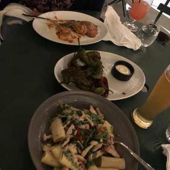 Fleetwood - Rigatoni chicken with red peppers, spinach raviolis, and a special grilled peppers side dish. - Mediterranean Near Me - Calistoga, California Fleetwood - Rigatoni chicken with red peppers, spinach raviolis, and a special grilled peppers side dish. - Mediterranean Near Me - Calistoga, California