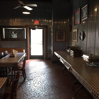 Central BBQ - The inside - Barbeque Near Me - Memphis, Tennessee Central BBQ - The inside - Barbeque Near Me - Memphis, Tennessee