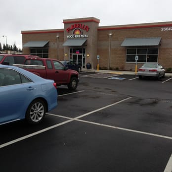 Farrelli's Pizza - The view of Farrelli's from the parking lot. - Pizza Near Me - Maple Valley, Washington
