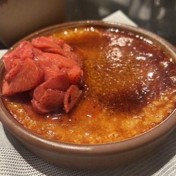 Goldfinch - Crème brûlée with strawberries - Seafood Near Me - Sebastopol, California