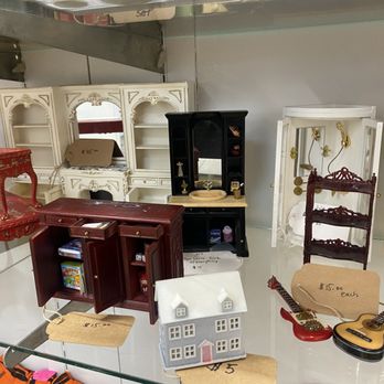 1884 Market House - The Best miniature size furniture - Antiques Near Me - Waynesboro, Pennsylvania