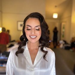 Make Up By Aline