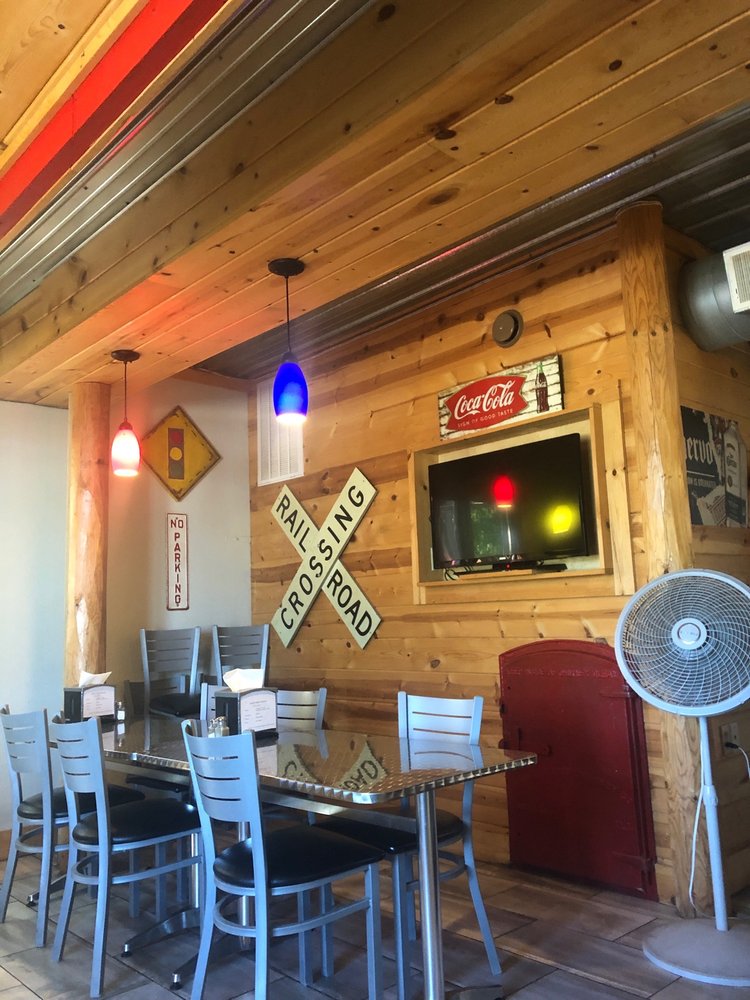 BACKYARD BAR AND GRILL Updated August 2024 204 1st Ave, Pemberton