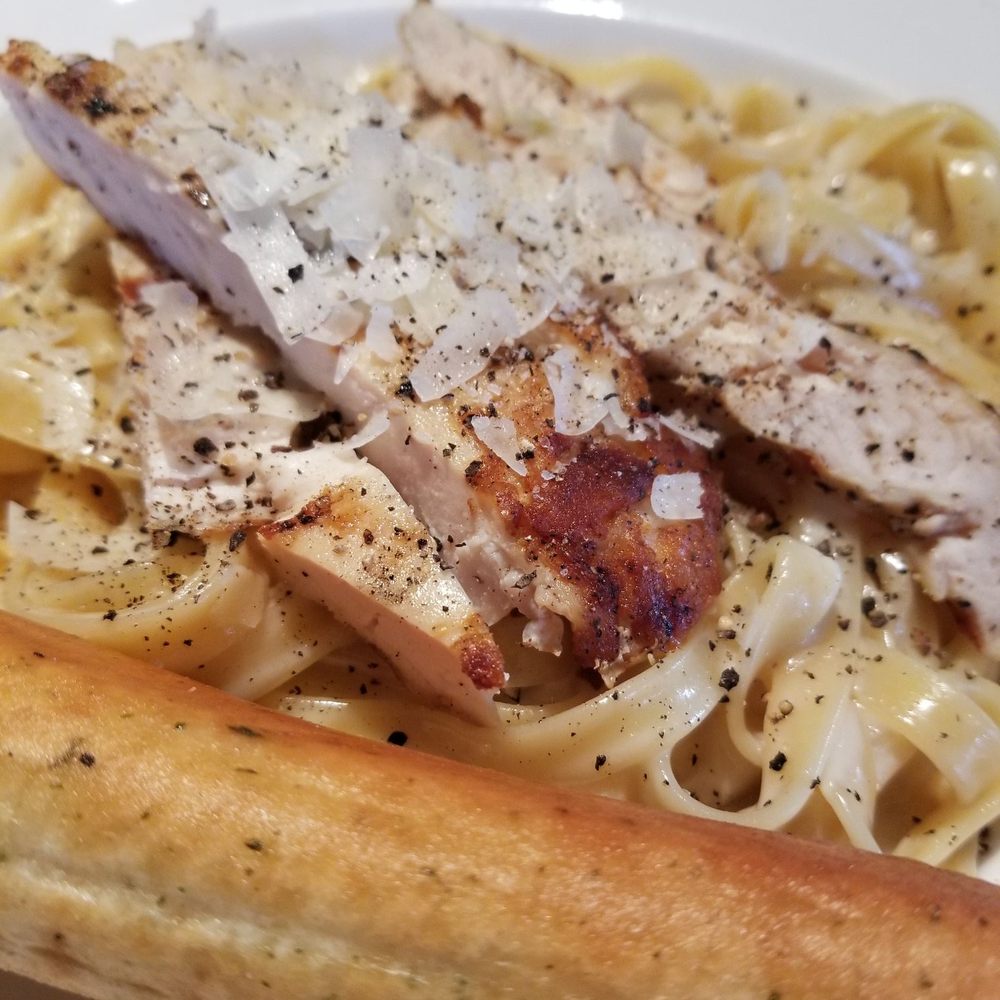Applebee's Grill + Bar - Sports Bars Near Me - Manhattan, Kansas