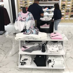Shoe Palace - Women's Apparel