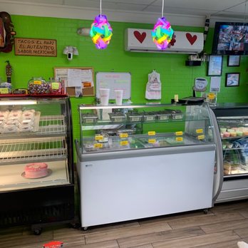 Blanca's bakery & el papi - a view of the counter - Bakeries Near Me - Oakland Park, Florida Blanca's bakery & el papi - a view of the counter - Bakeries Near Me - Oakland Park, Florida