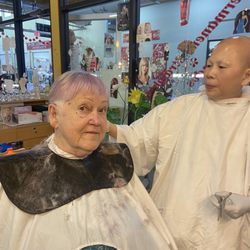 Fubonn Shopping Center - Lam/ Peggy my mom getting haircut