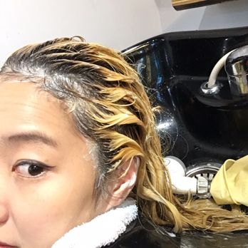 Salon Tiffany - Washing out he bleach - Hair Salons Near Me - Honolulu, Hawaii Salon Tiffany - Washing out he bleach - Hair Salons Near Me - Honolulu, Hawaii