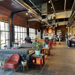 Iconik Coffee Roasters - Cafe
