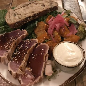 Honest Greens - The tuna plate - Breakfast & Brunch Near Me - Madrid, M