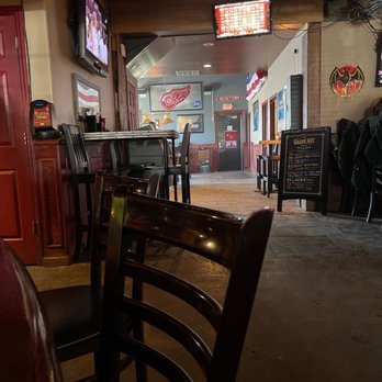 Bugsy's - the inside of a restaurant - American Near Me - Warren, Michigan