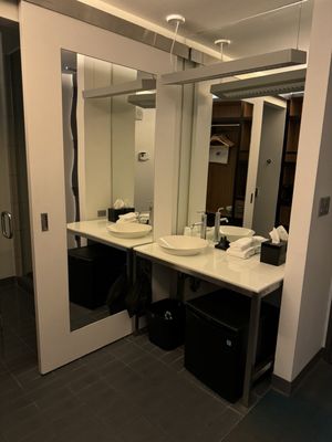 Aloft Harlem by null