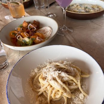 Major Tom - Tomato and peach salads and spaghetti ( half size ) - Bars Near Me - Calgary, Alberta