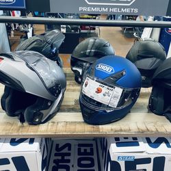 Cycle Gear - Selecting helmet