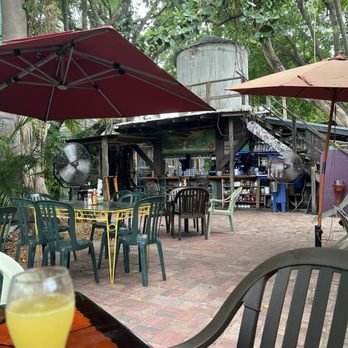 Blue Heaven - Outdoor seating. Great atmosphere - Breakfast & Brunch Near Me - Key West, Florida