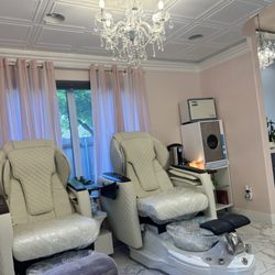 Eagle Beauty Lounge - Salon