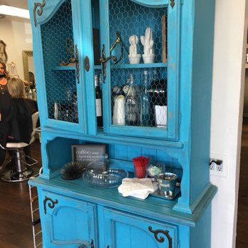 BOSS Salon - Wine and cookies and coffee! - Hair Salons Near Me - Phoenix, Arizona