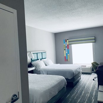 Hampton Inn Elkton - Open door and hit by wave of bleach fumes .. - Hotels Near Me - Elkton, Maryland Hampton Inn Elkton - Open door and hit by wave of bleach fumes .. - Hotels Near Me - Elkton, Maryland