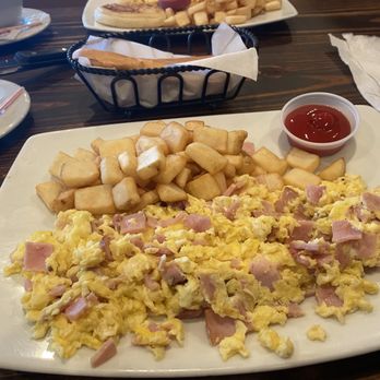 La Esquina del Lechón - Breakfast - Cuban Near Me - Doral, Florida La Esquina del Lechón - Breakfast - Cuban Near Me - Doral, Florida