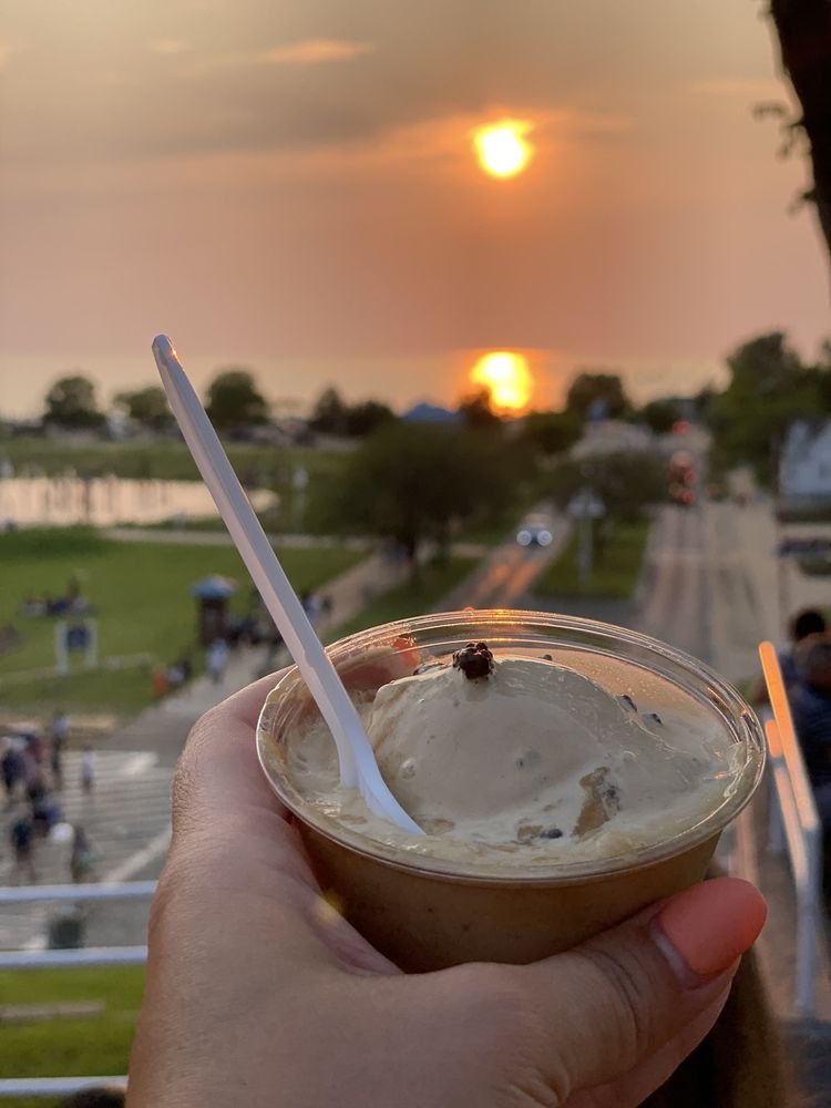 CABANAS Updated August 2024 64 Photos & 63 Reviews 512 Broad St