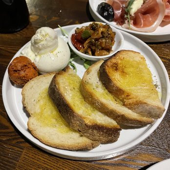Nando Trattoria Manhattan Beach - Bruschetta e Burrata - Italian Near Me - Manhattan Beach, California Nando Trattoria Manhattan Beach - Bruschetta e Burrata - Italian Near Me - Manhattan Beach, California