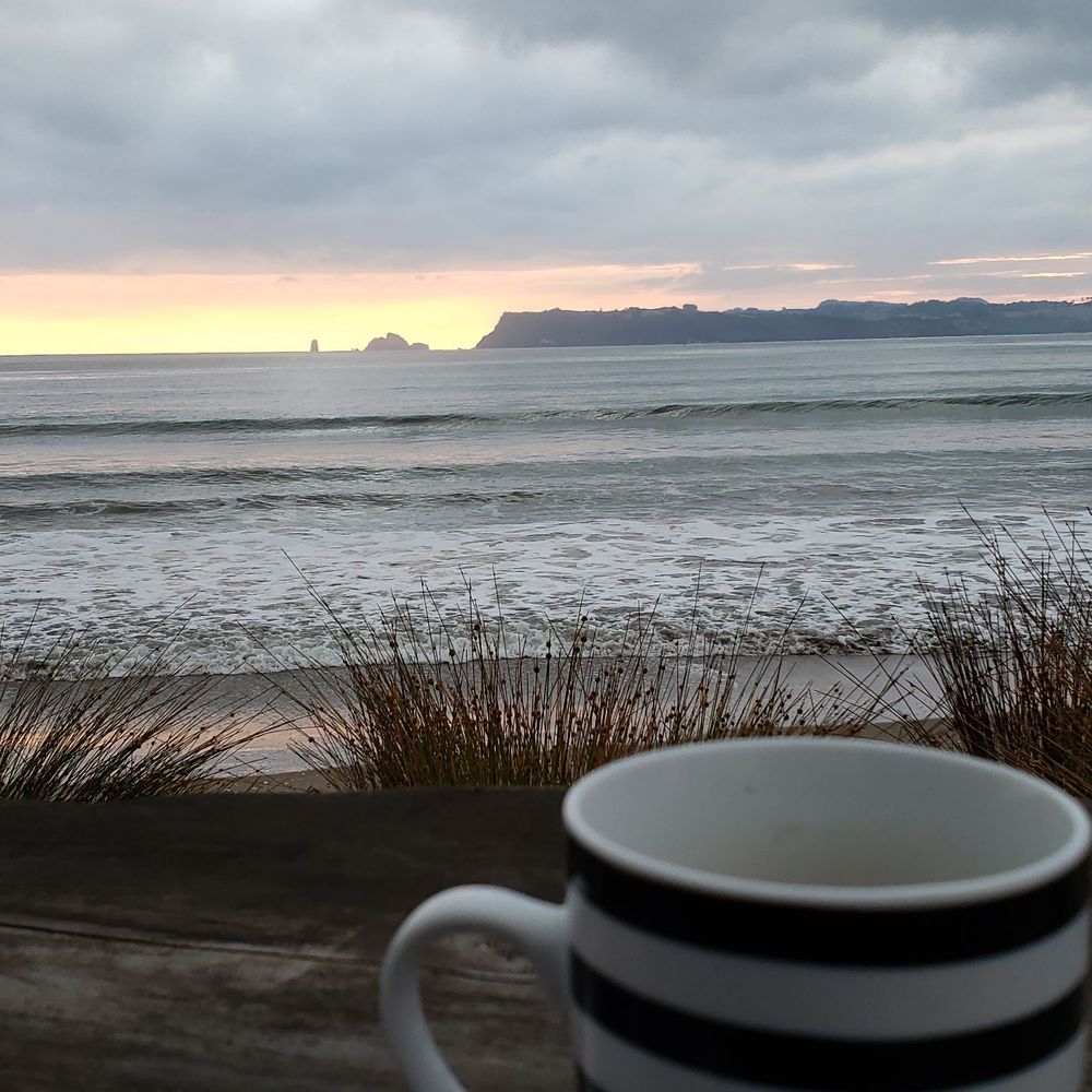 Beachfront Resort - Morning coffee. - Whitianga, WKO
