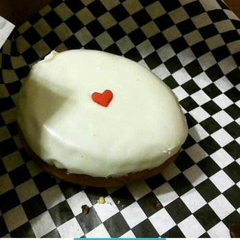 Glam Doll Donuts - Femme fatale - Donuts Near Me - Minneapolis, Minnesota