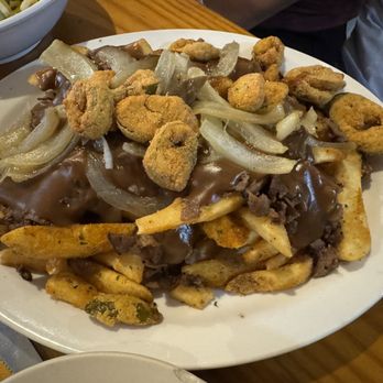 Cafe' la Fleur - Debris' Fries w fried jalapeños as added topping. Lord have mercy, extend your belt for this one! - Cajun/Creole Near Me - Laurel, Mississippi