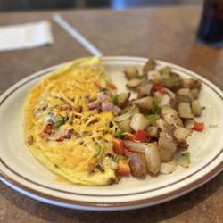 CJ's Cafe - Denver omelette with potatoes